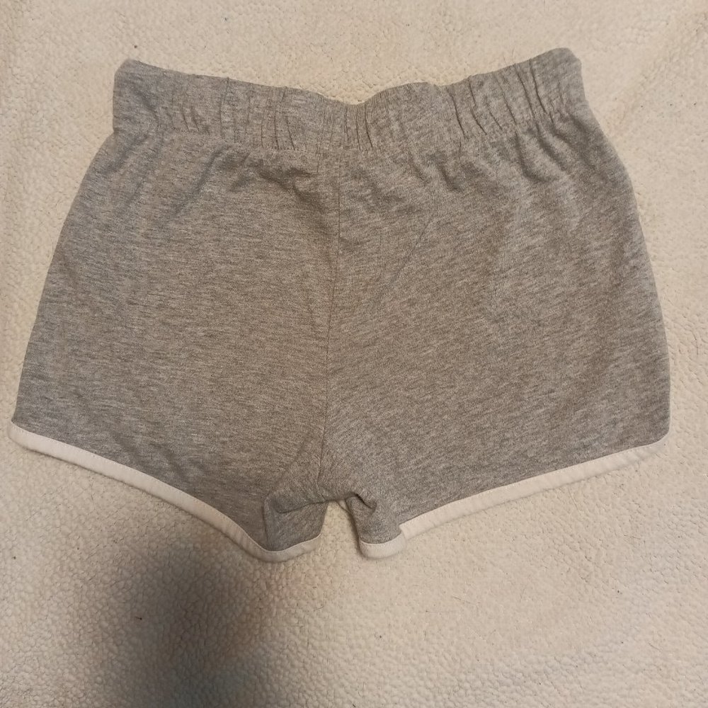 Shorts - Picture 3 of 3
